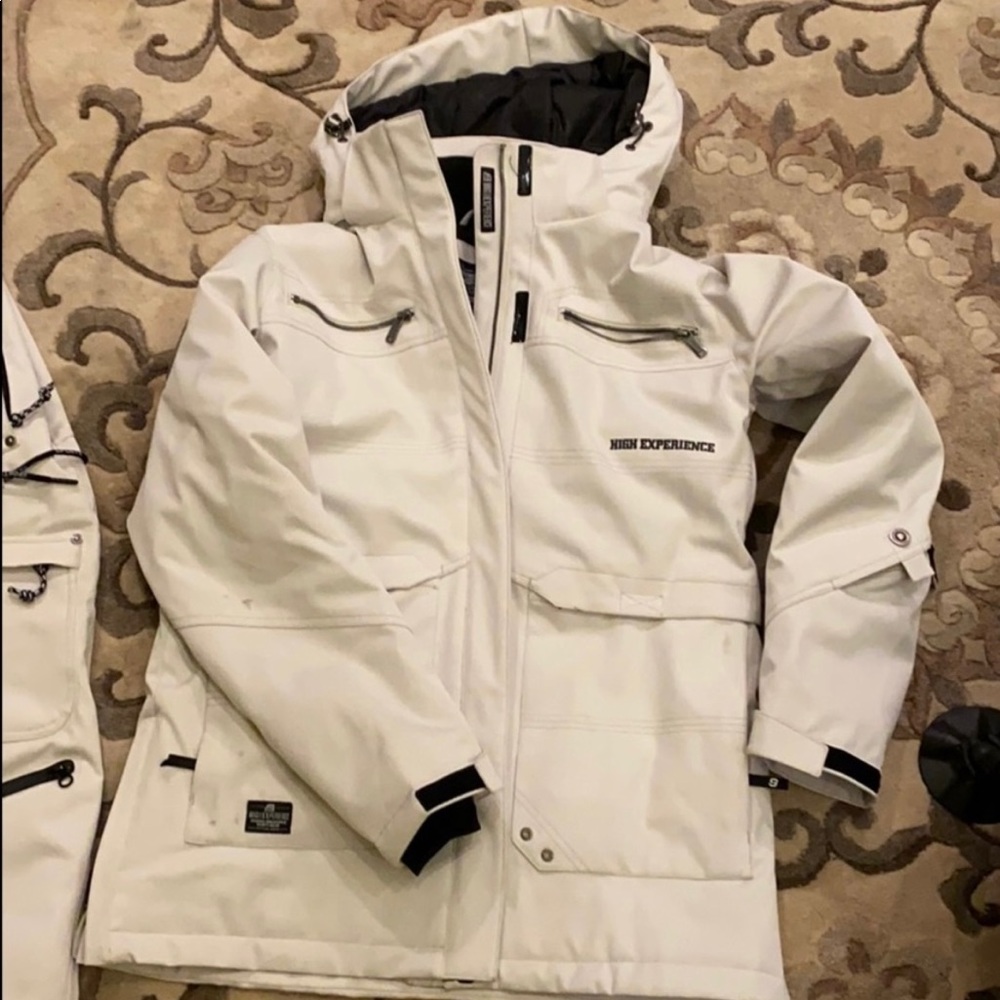 High Experience Snowboard Jacket and Bib (women’s)